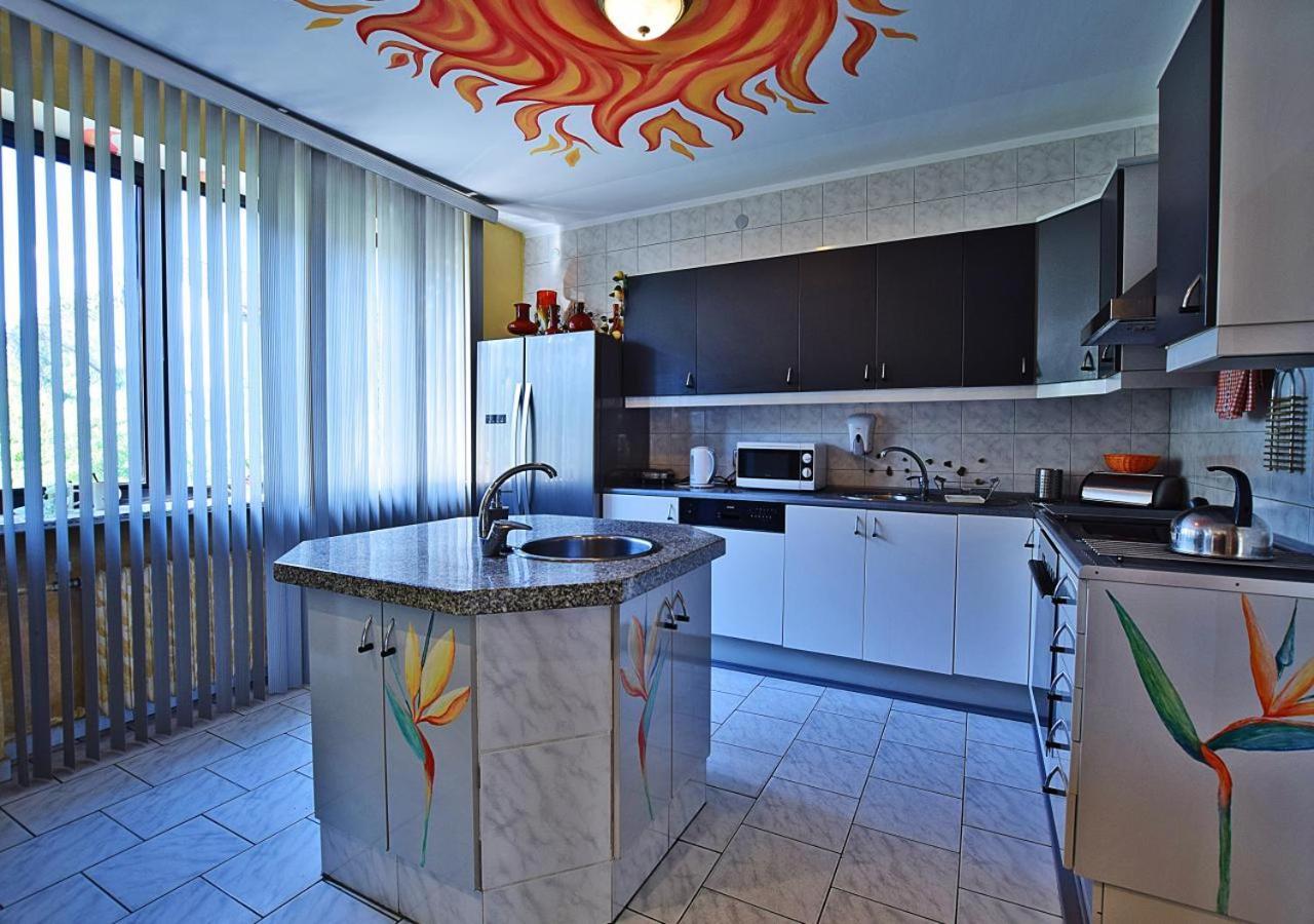 Hostel Dom Tu I Teraz Lublin Exteriér fotografie