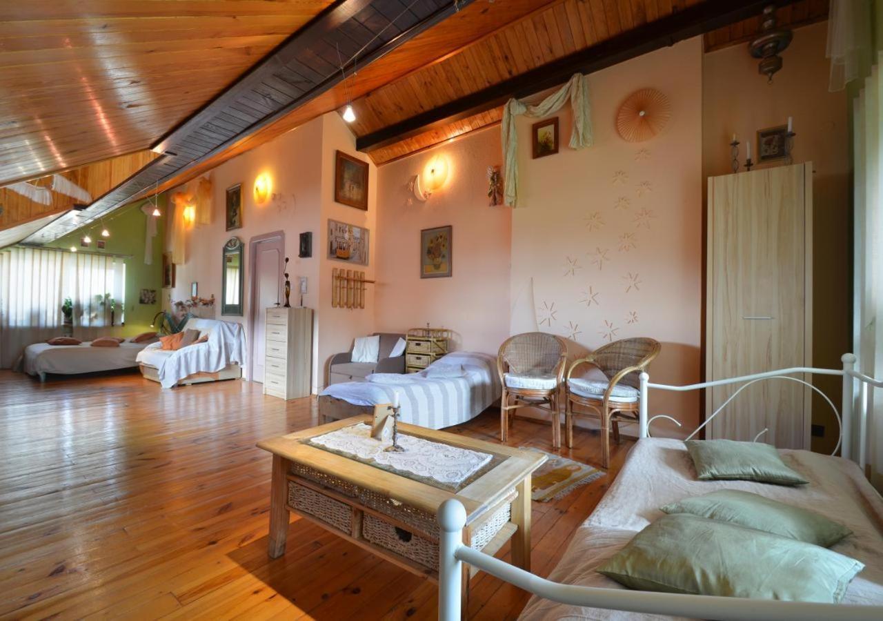 Hostel Dom Tu I Teraz Lublin Exteriér fotografie