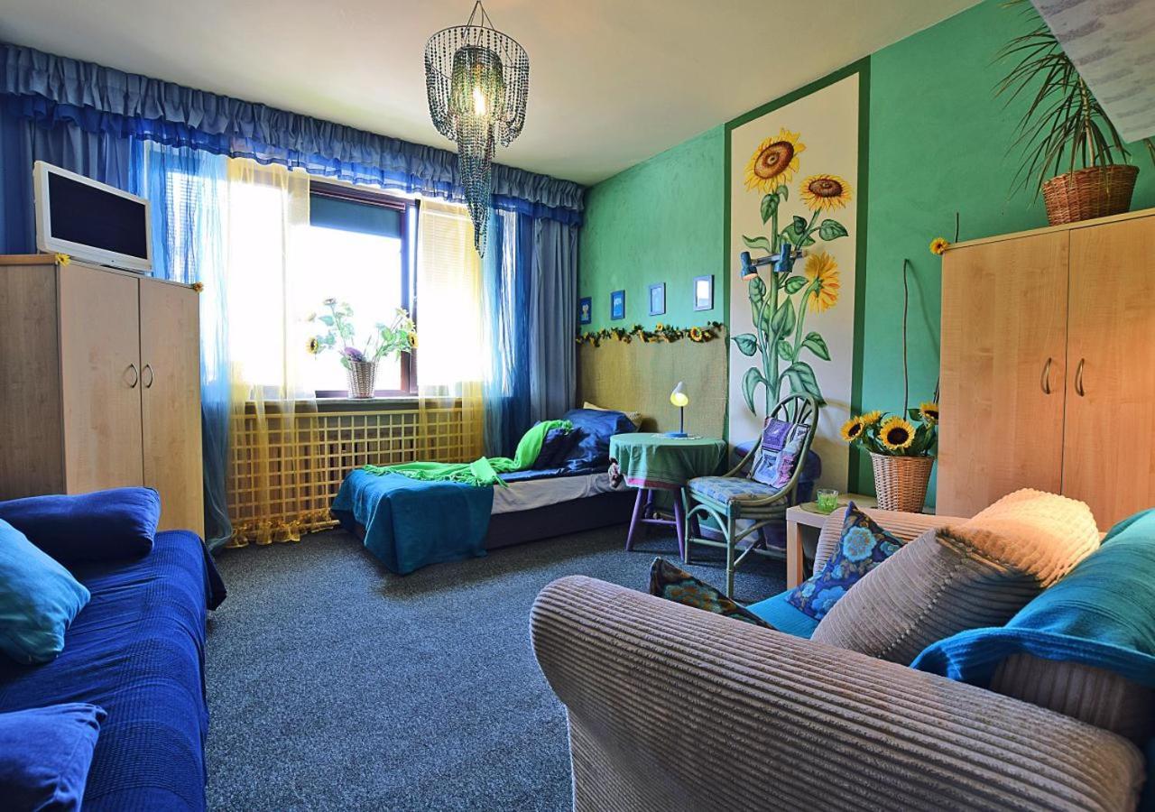 Hostel Dom Tu I Teraz Lublin Exteriér fotografie